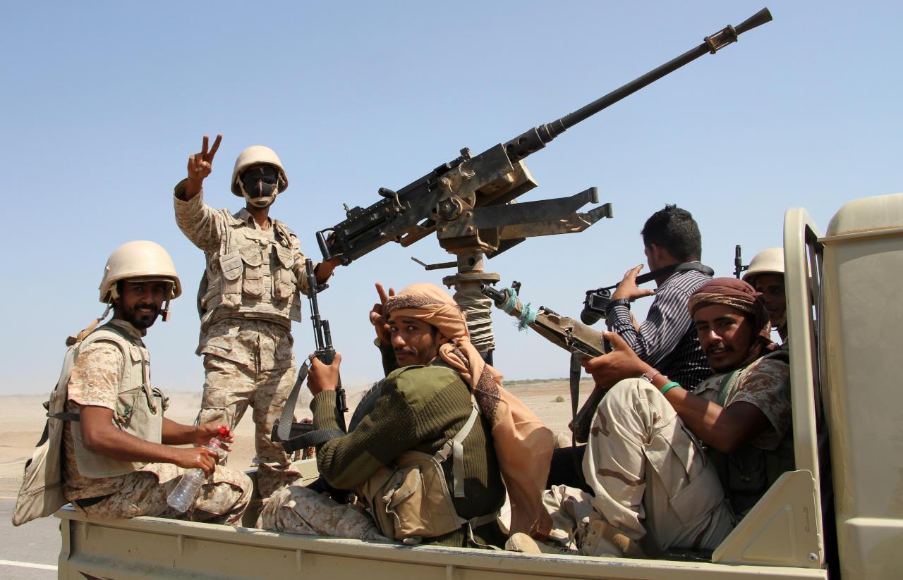 القوات اليمنية تتقدم باسناد اماراتي على طريق تحرير الحديدة