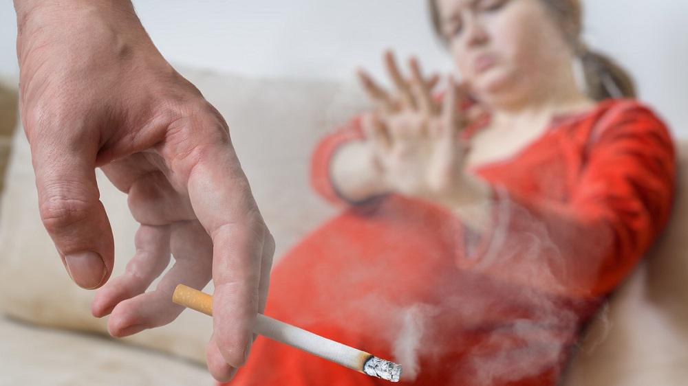 التدخين السلبي يهدد الحوامل في البلدان النامية