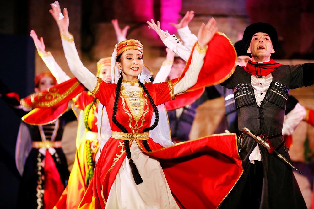 رقصات شركسية تبهر جمهور مهرجان جرش