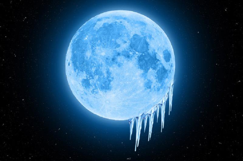 جليد على القمر يبشر بحياة خارج الأرض