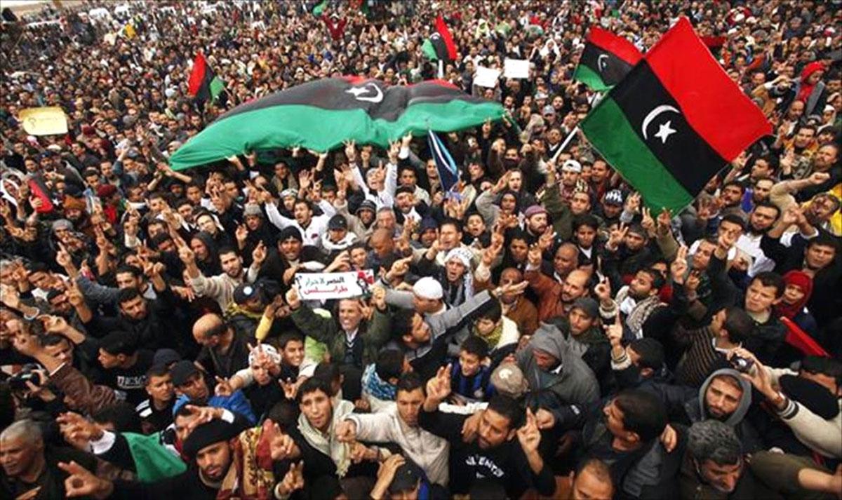 كثير من الليبيين الذين لم يحتفلوا في بلد يعاني انعدام القانون
