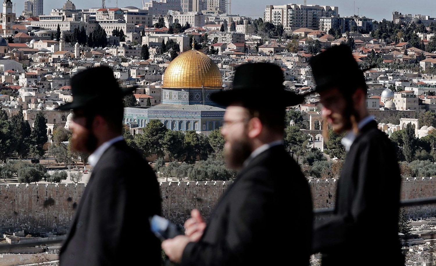 عباس: إسرائيل قد تسمح لليهود بإقامة الصلاة رسميا في الأقصى