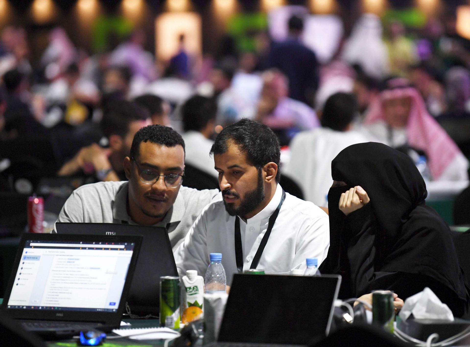 تحديات اجتماعية تقاوم الإصلاحات في السعودية