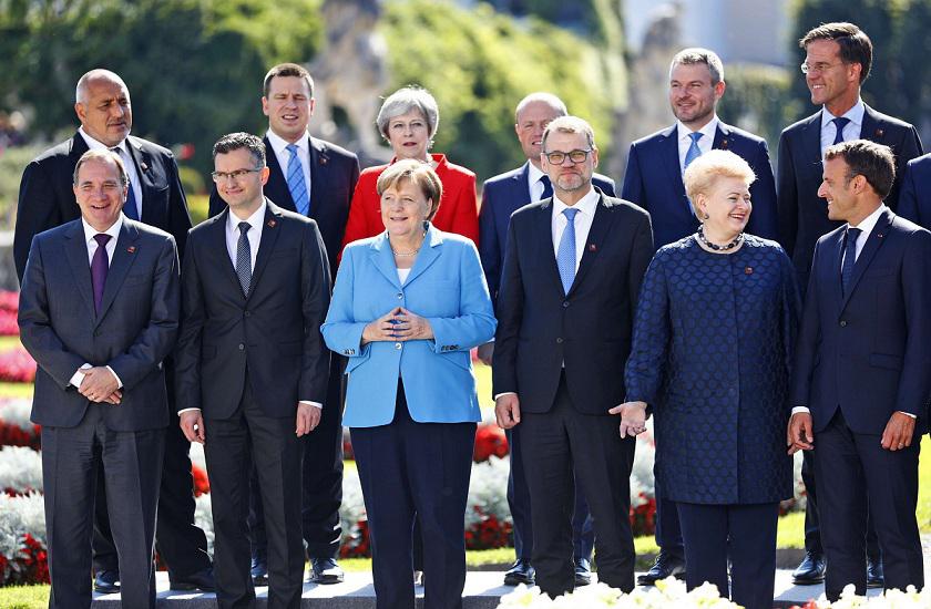 قادة الاتحاد الاوروبي خلال اجتماعهم في مدينة سالزبورغ 