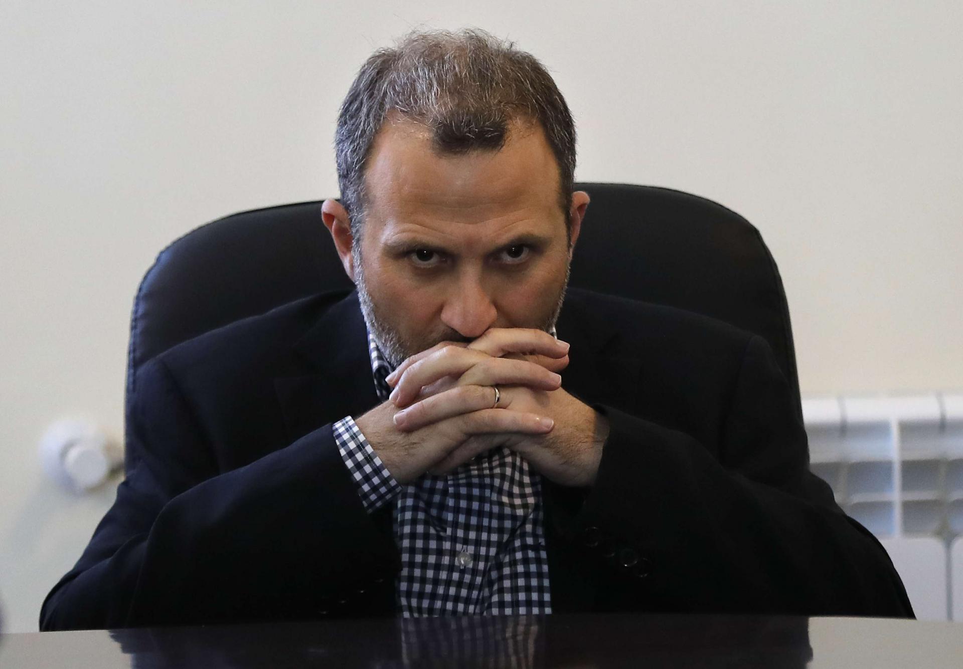 مواقف تضر بالمسار السياسي