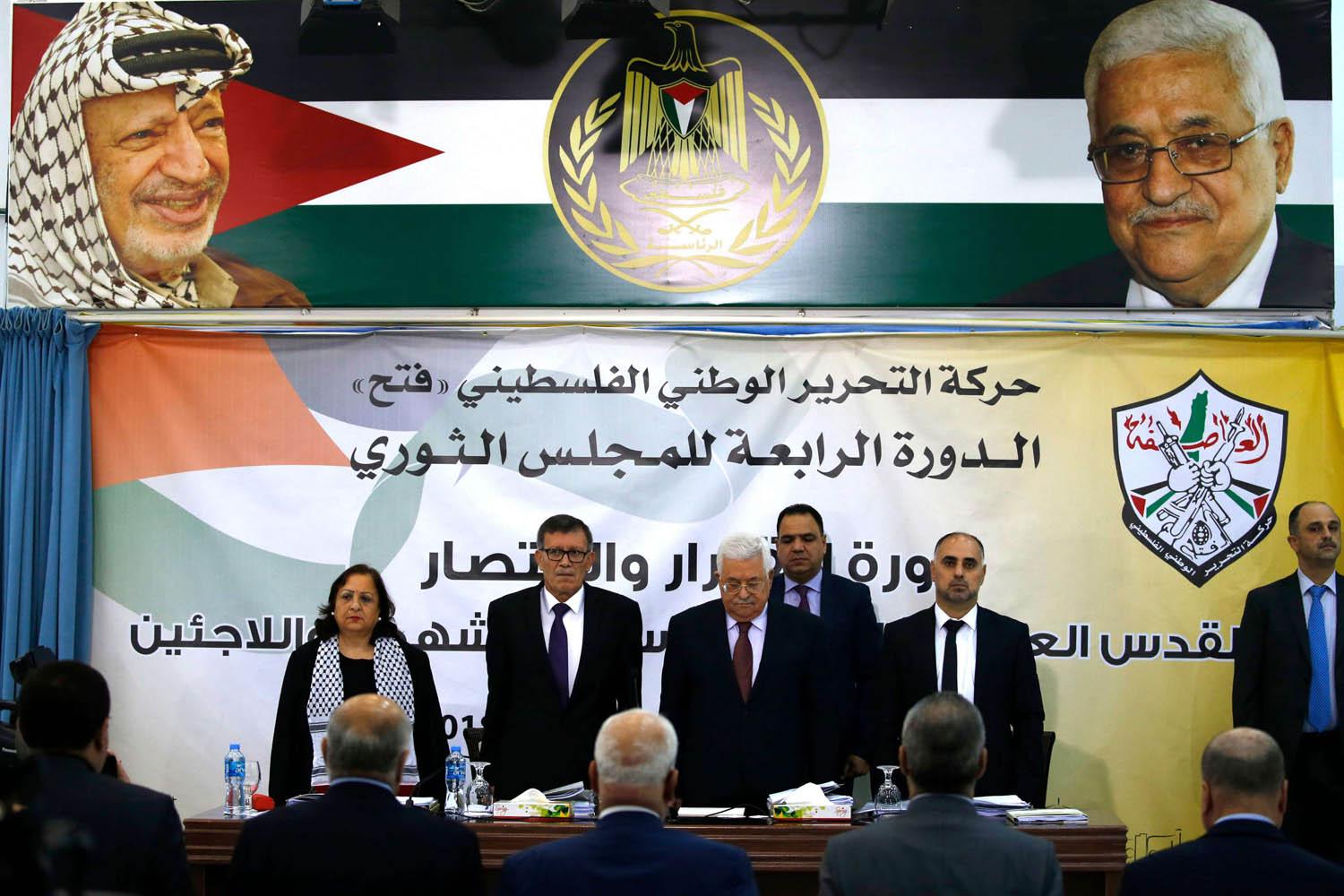 الرئيس الفلسطيني محمود عباس في اجتماع المجلس الثوري لفتح