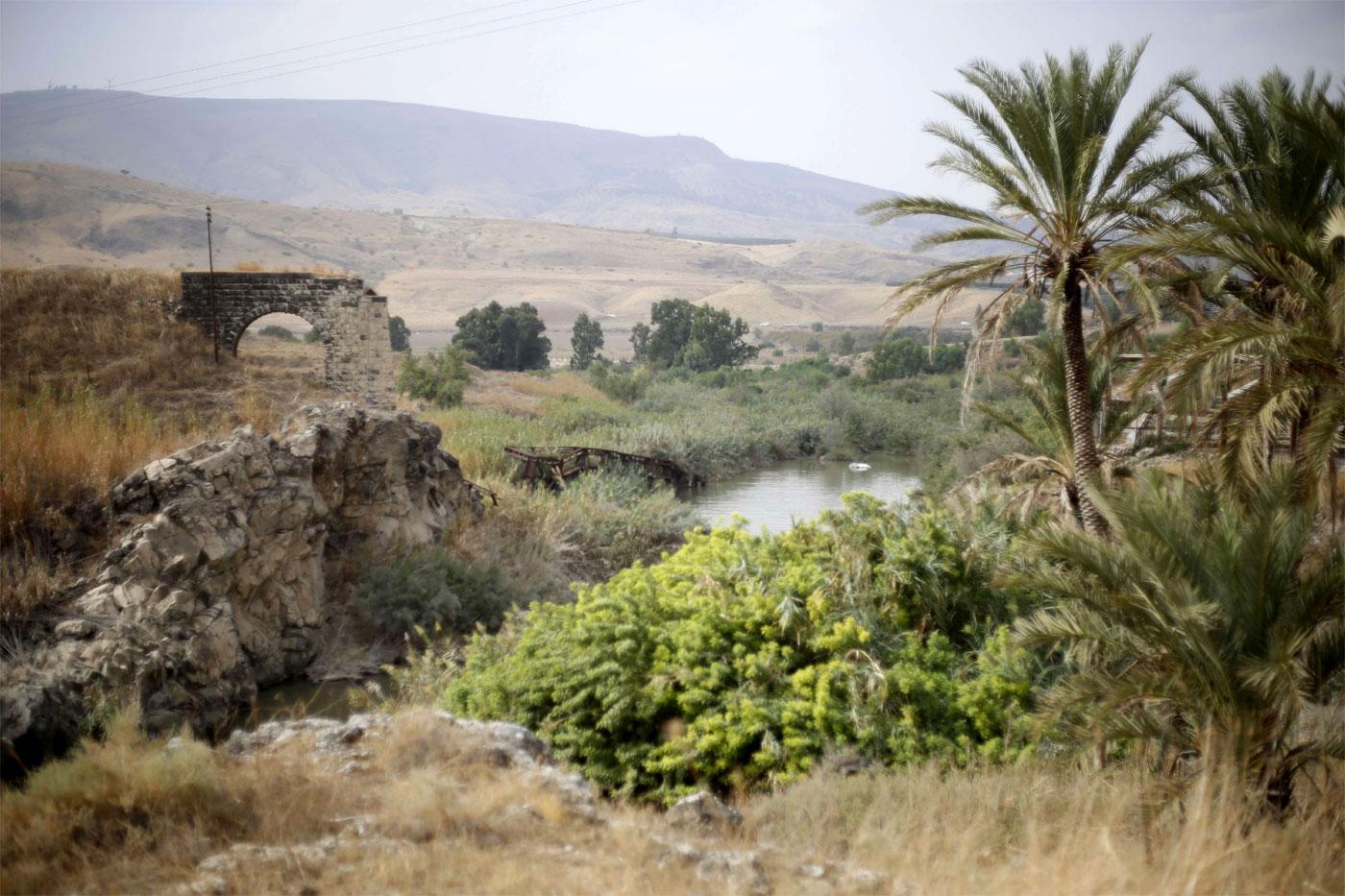 What pushed to reclaim land from Israel? | MEO