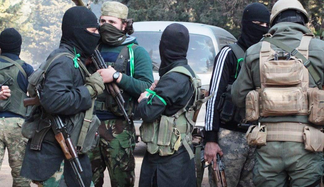 فصائل جهادية ترفض الانسحاب من ادلب والتخلي عن أسلحتها الثقيلة