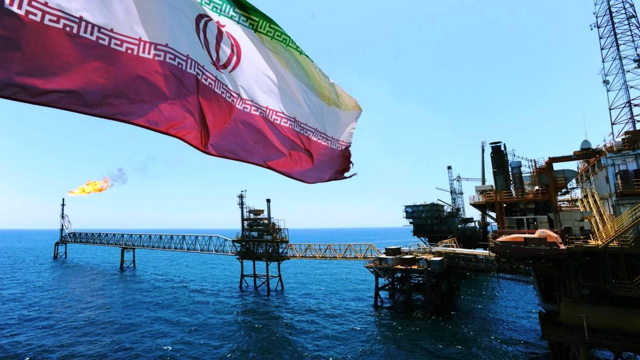 واشنطن تدفع لخفض ايرادات النفط الإيراني للصفر