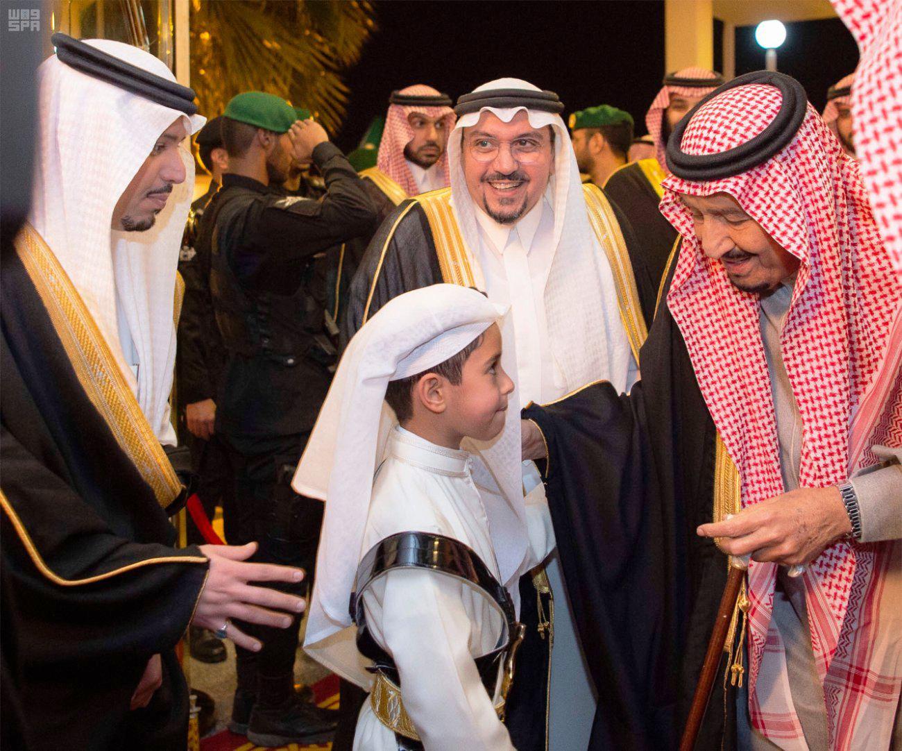 العاهل السعودي يقوم بجولة ميدانية لتدشين واطلاق مشاريع تنموية