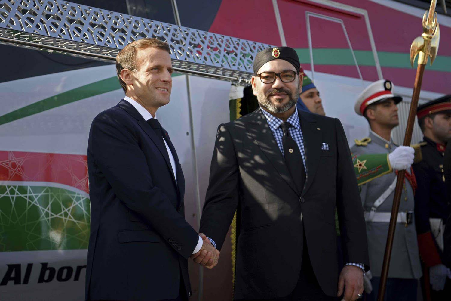 العاهل المغربي محمد السادس والرئيس الفرنسي ايمانويل ماكرون في افتتاح قطار "البراق"