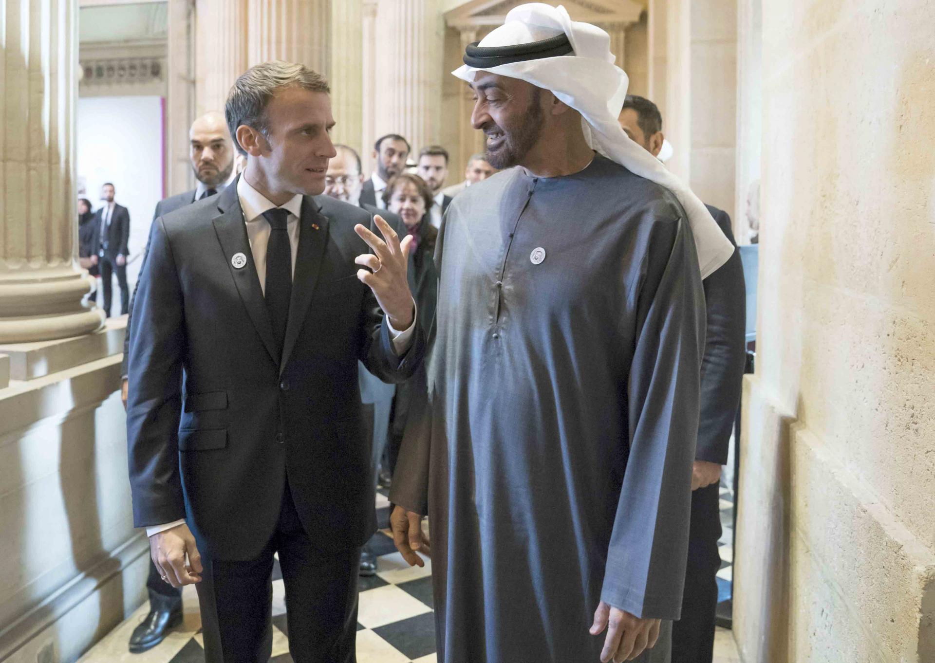 الرئيس الفرنسي امانويل ماكرون يستقبل ضيفه الشيخ محمد بن زايد