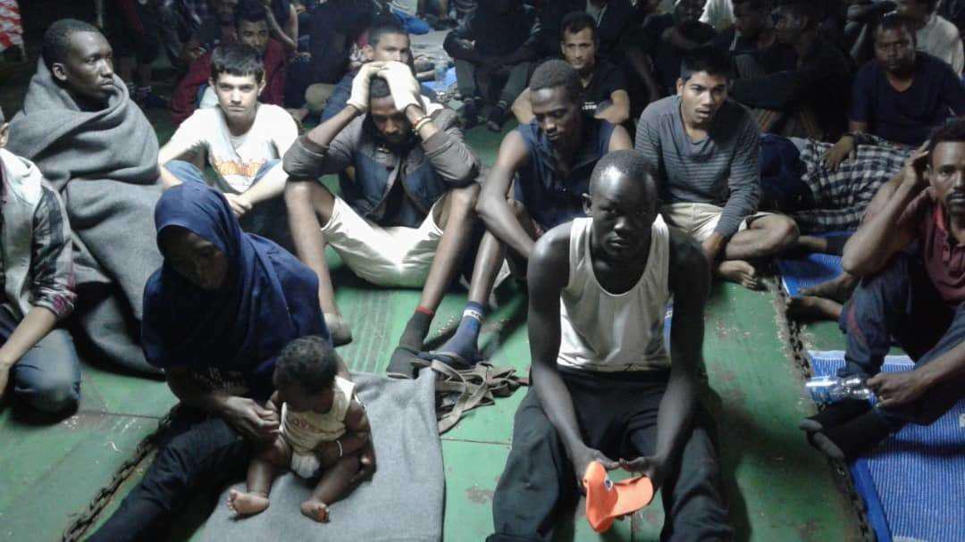 أول واقعة موثقة لرفض المهاجرين النزول في ليبيا