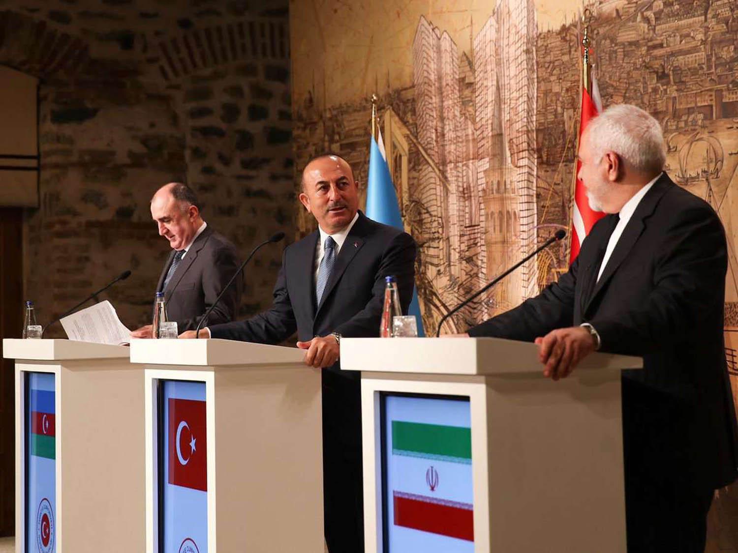 لقاء يجمع وزراء خارجية إيران وتركيا واذريبجان