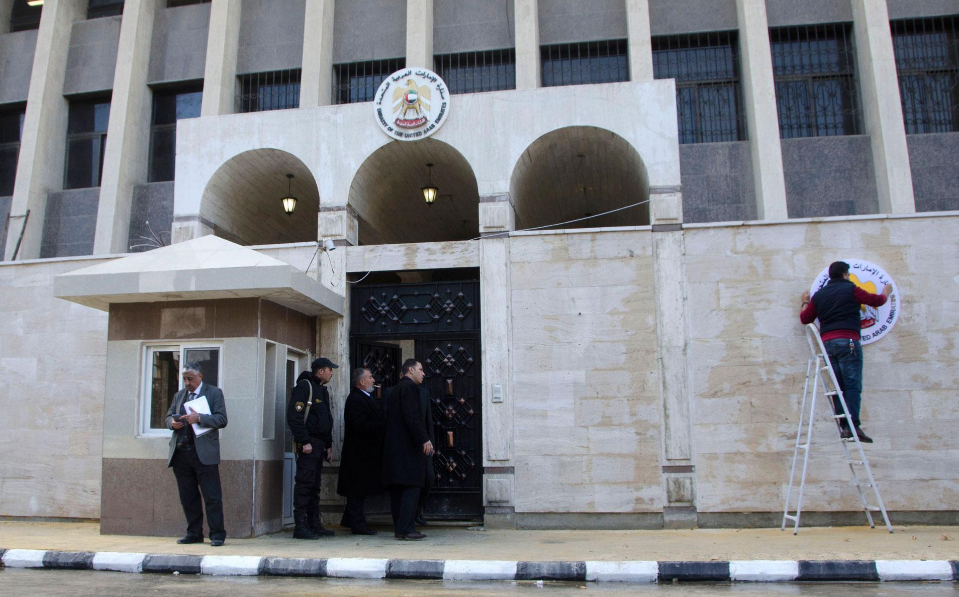 القرار الإماراتي باعادة فتح السفارة جاء بعد تقييم متزن لتطورات الوضع في سوريا