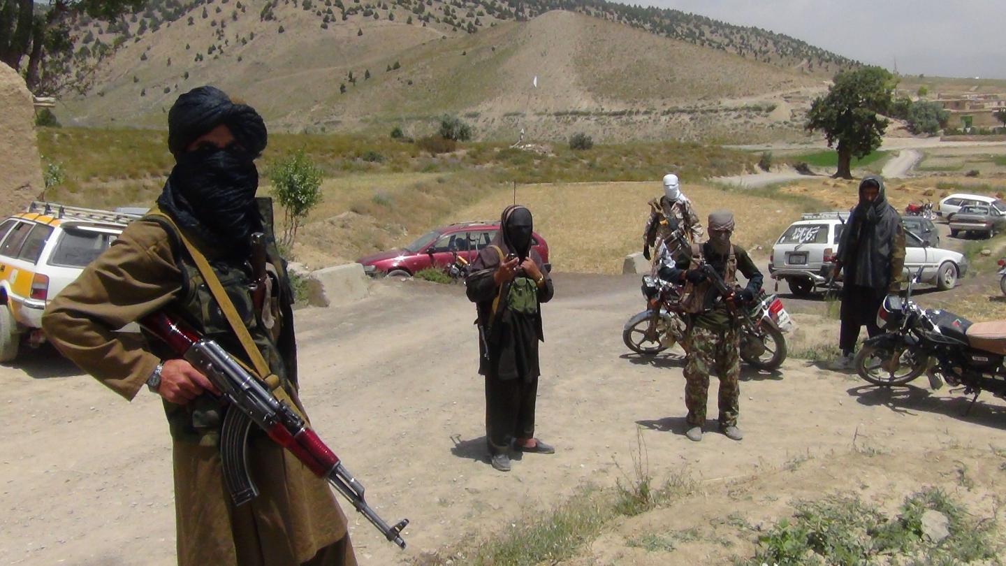 طالبان تسعى لتعزيز ايراداتها المالية بالسيطرة على ابار النفط