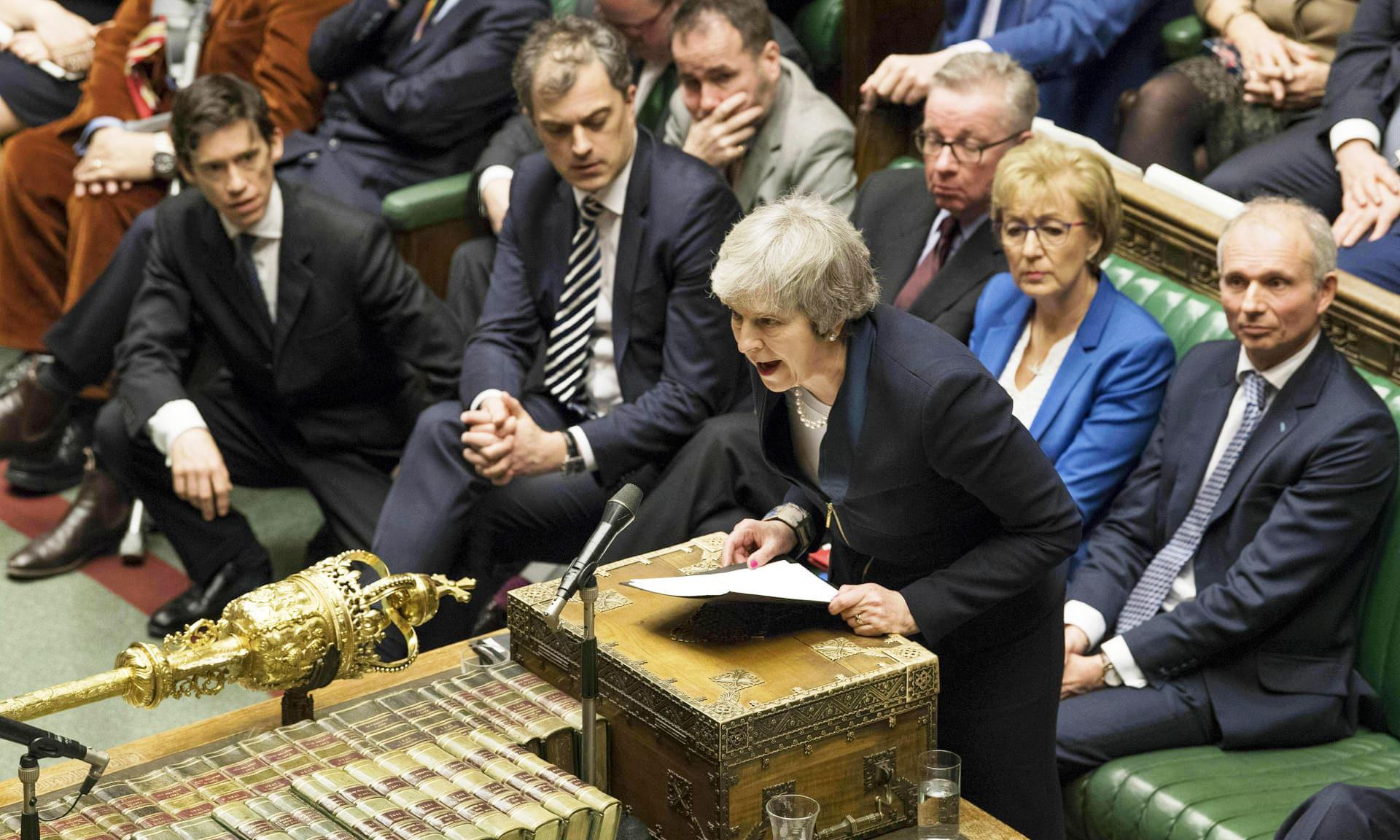رئيسة الوزراء البريطانية تيريزا ماي تلقت ضربة قاصمة في جلسة التصويت على بريكست