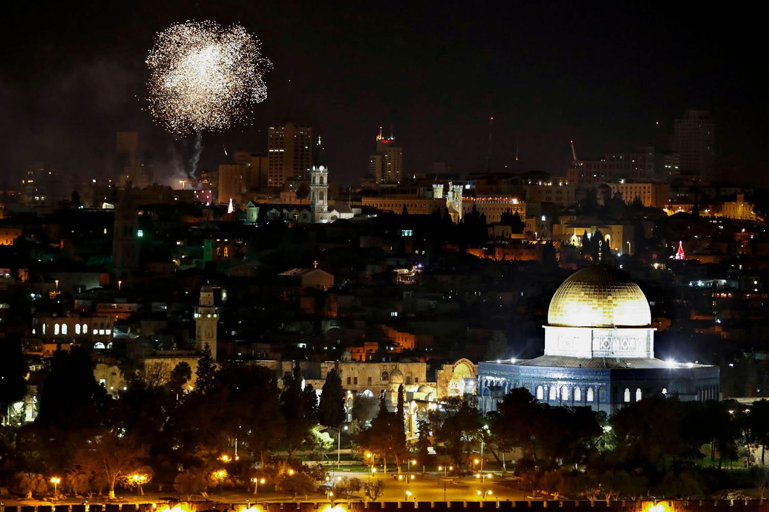 العاب نارية احتفالا بالعام الجديد في القدس