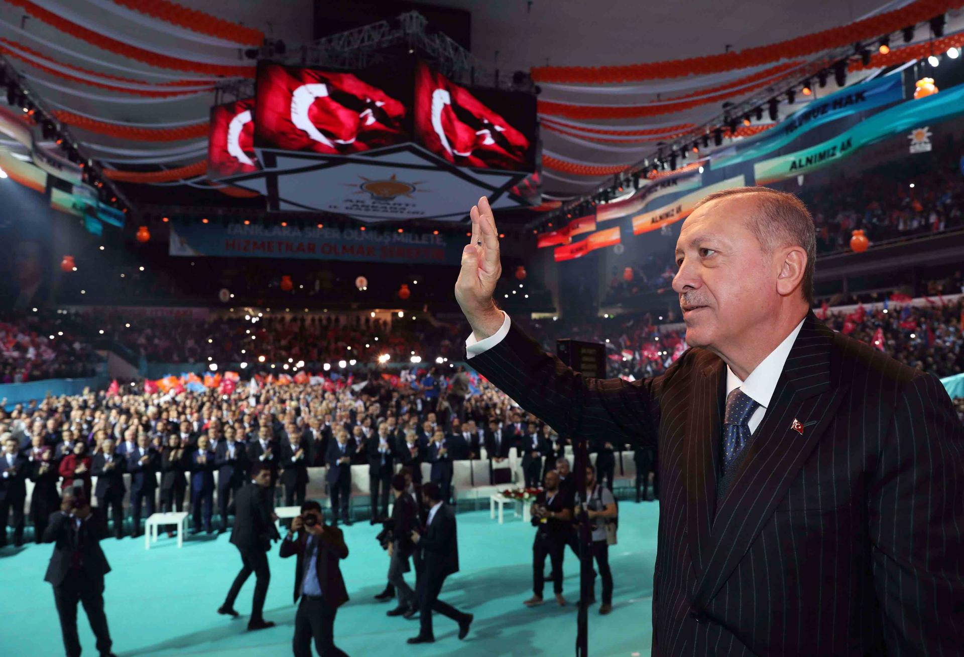 أردوغان يبحث عن ترتيبات تحمي نفوذ تركيا