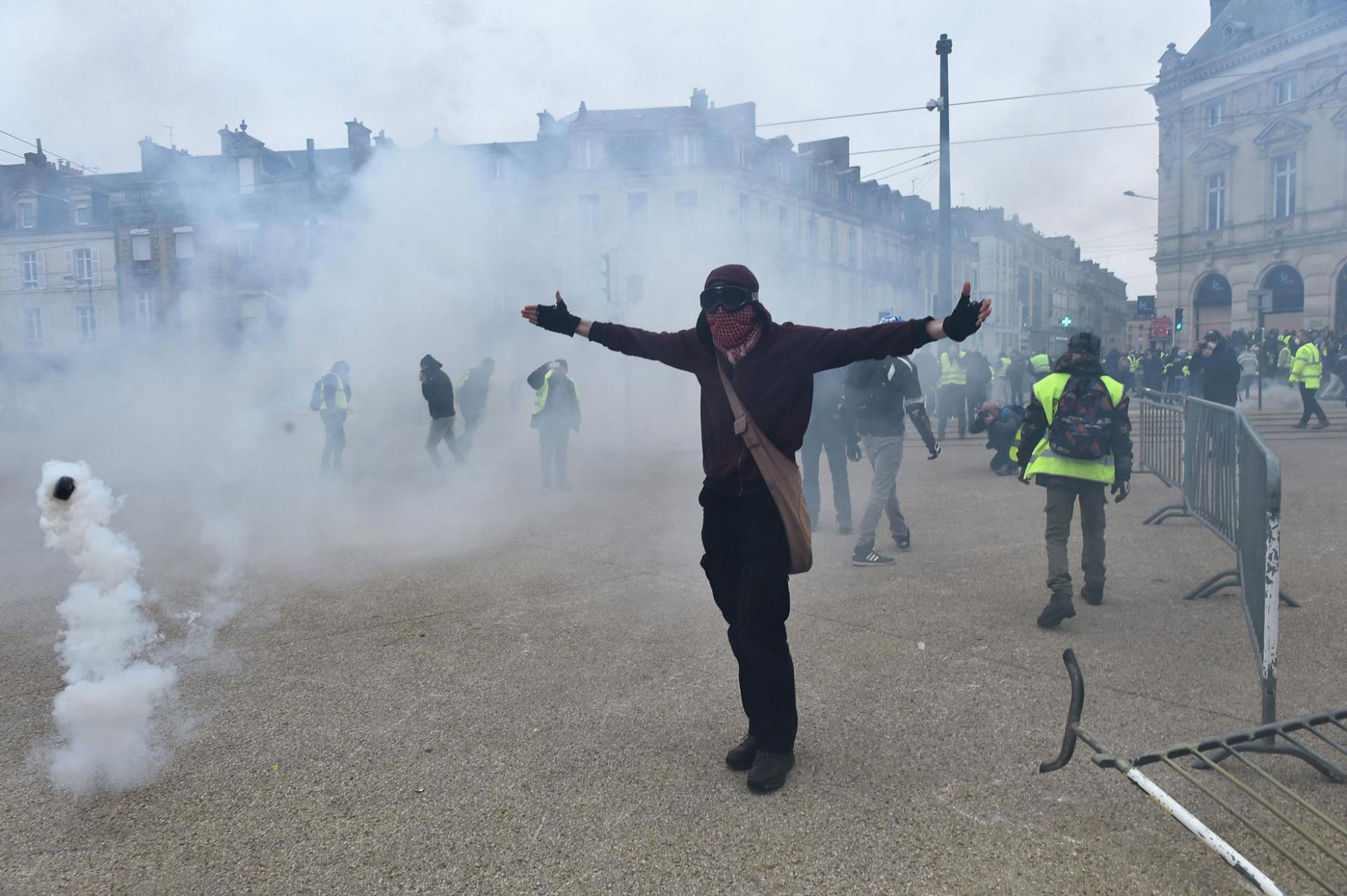 احتجاجات متواصلة في فرنسا