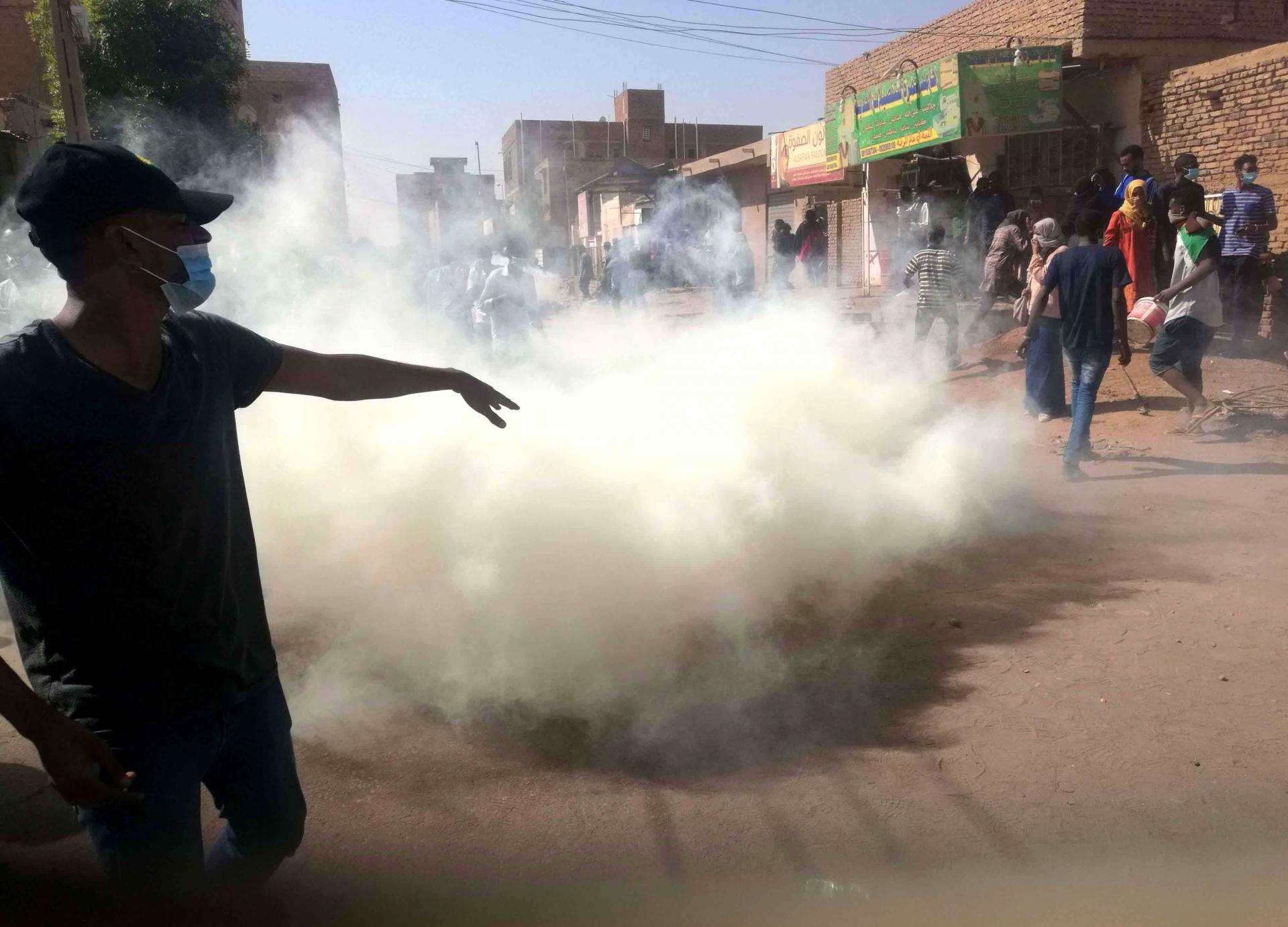 تصعيد شعبي للاطاحة بالنظام