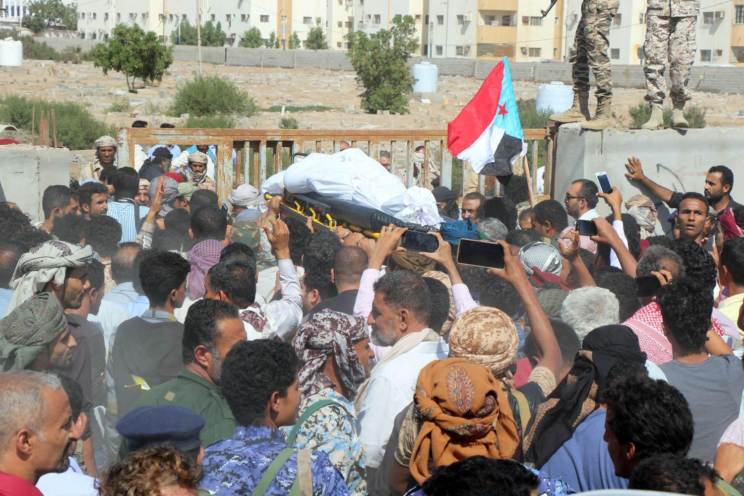 تشييع رئيس المخابرات الحربية محمد صالح طماح الذي قتل بهجوم بطائرة مسيرة حوثية