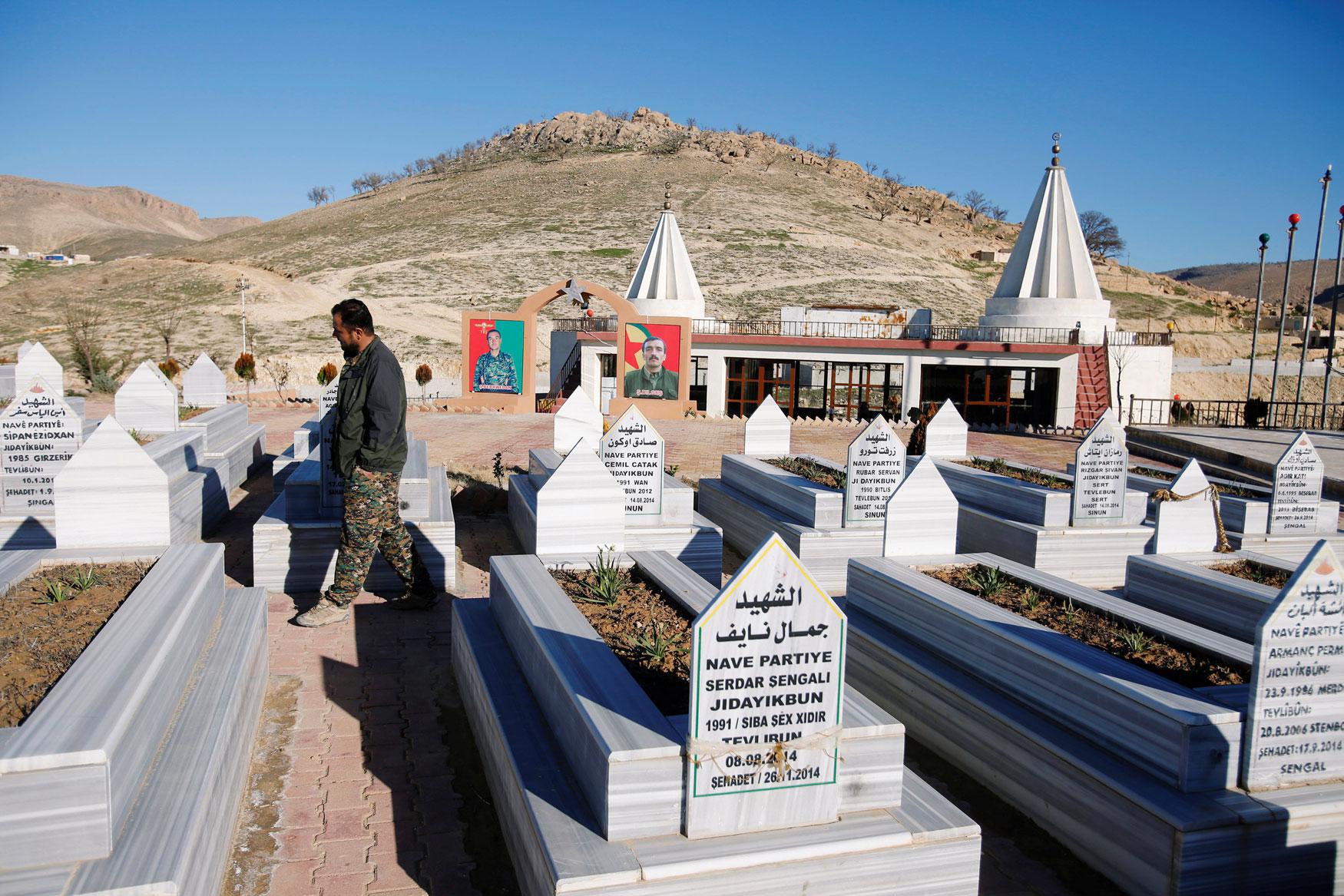 مقبرة في سنجار تقف شاهدة على جحيم عاشته سنجار تحت سيطرة داعش