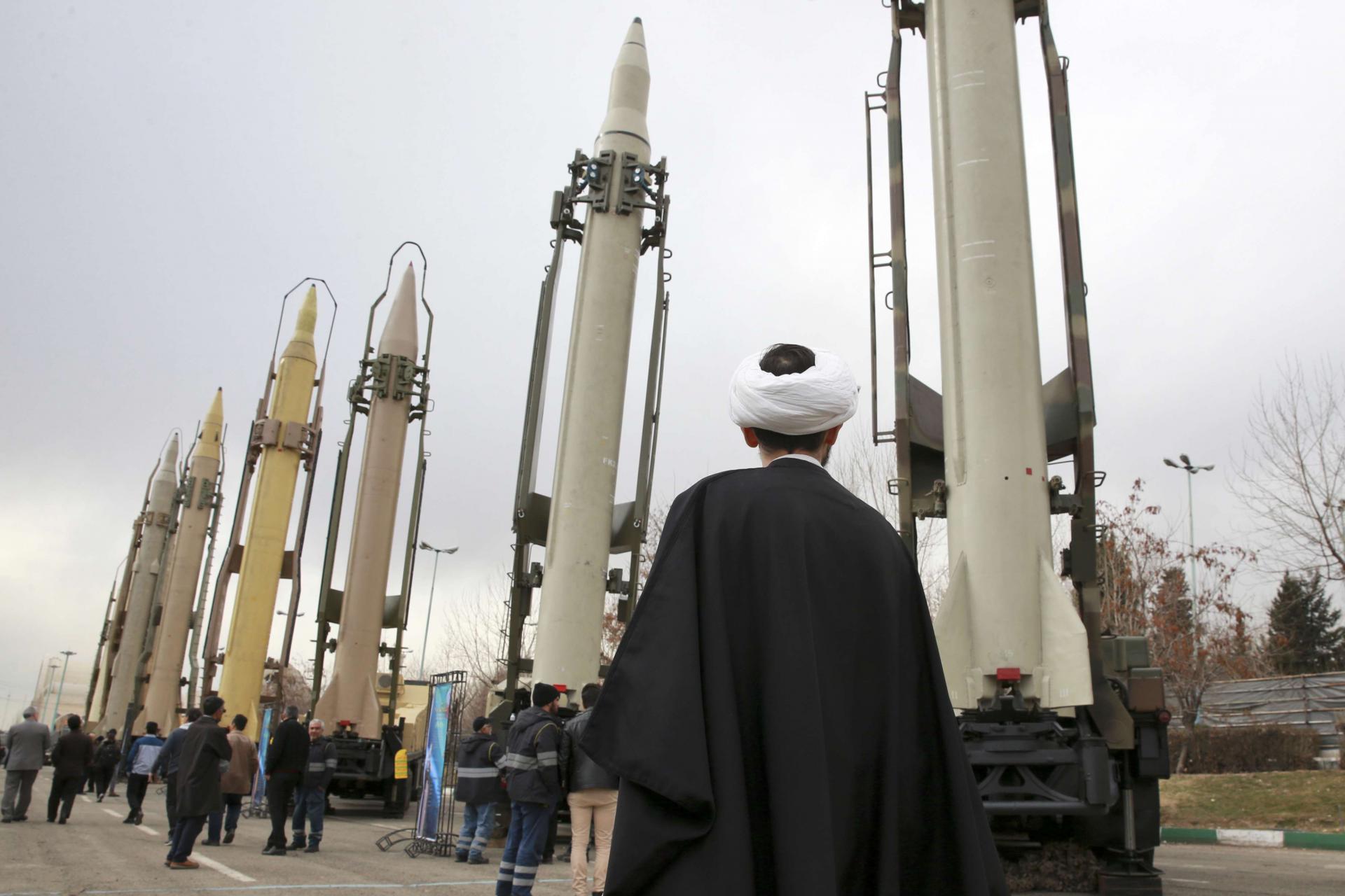 تجارب ايرانية ىعلى صواريخ بالستية