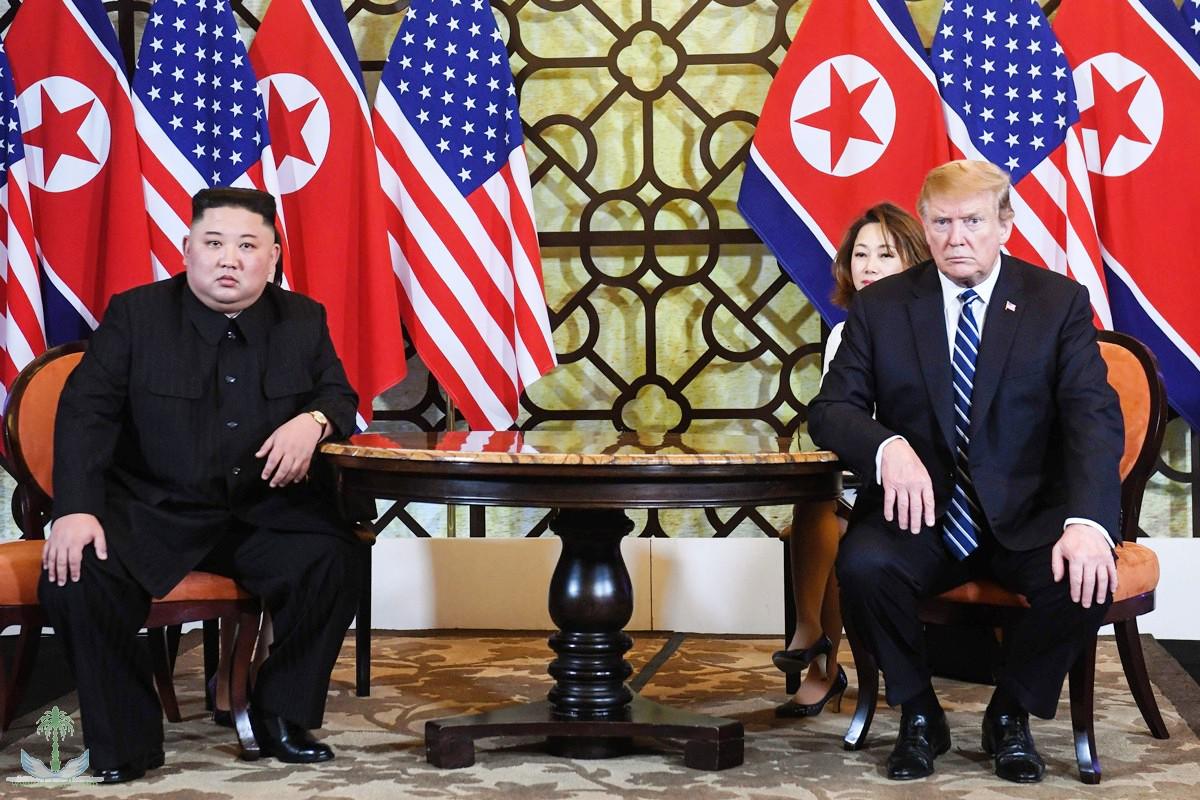 الرئيس الأميركي دونالد ترامب والزعيم الكوري الشمالي كيم جونغ أون خلال قمة هانوي
