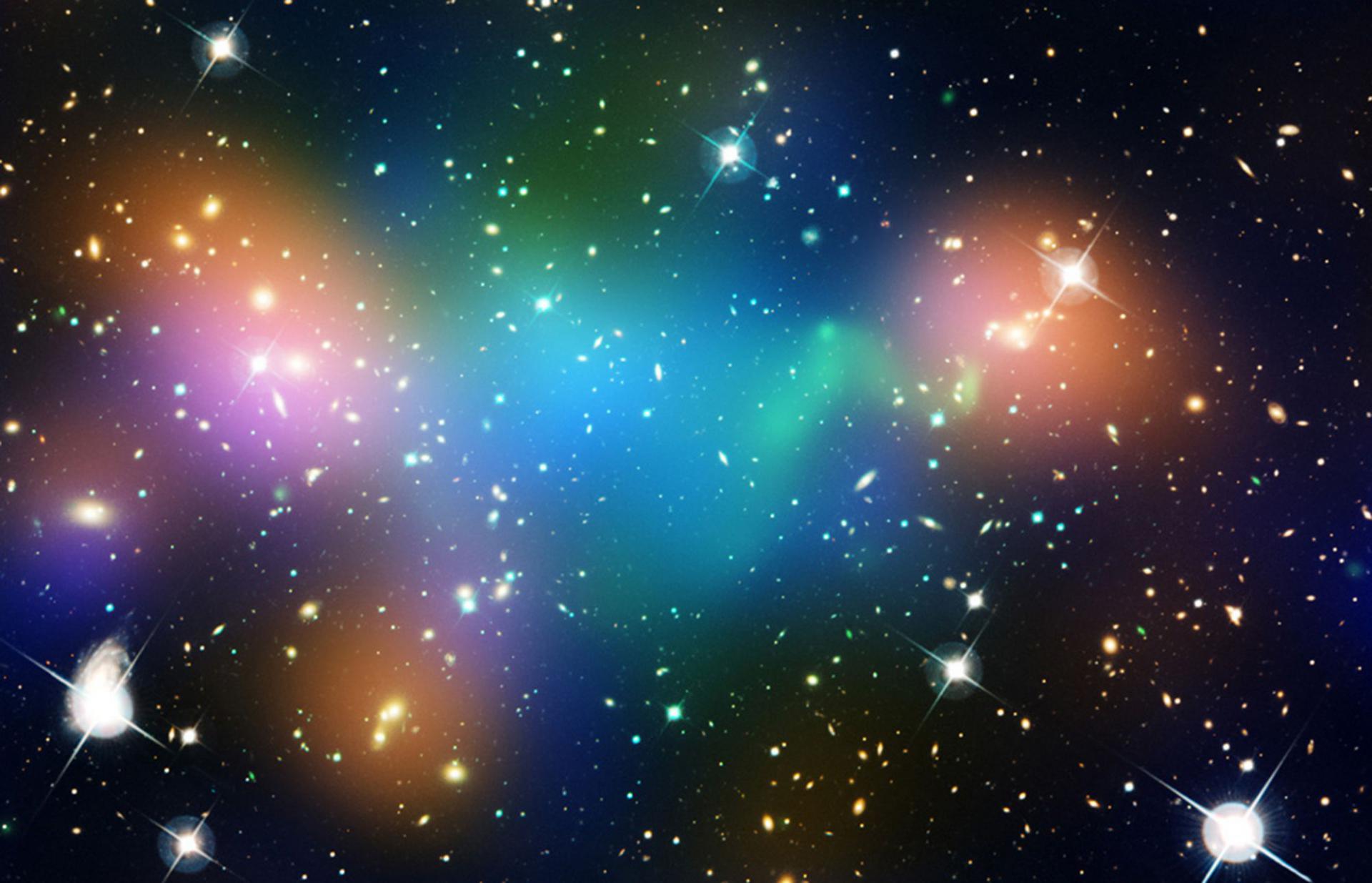 المجرات والنجوم والغازات الكونية كما صورتها وكالة الفضاء الأميركية