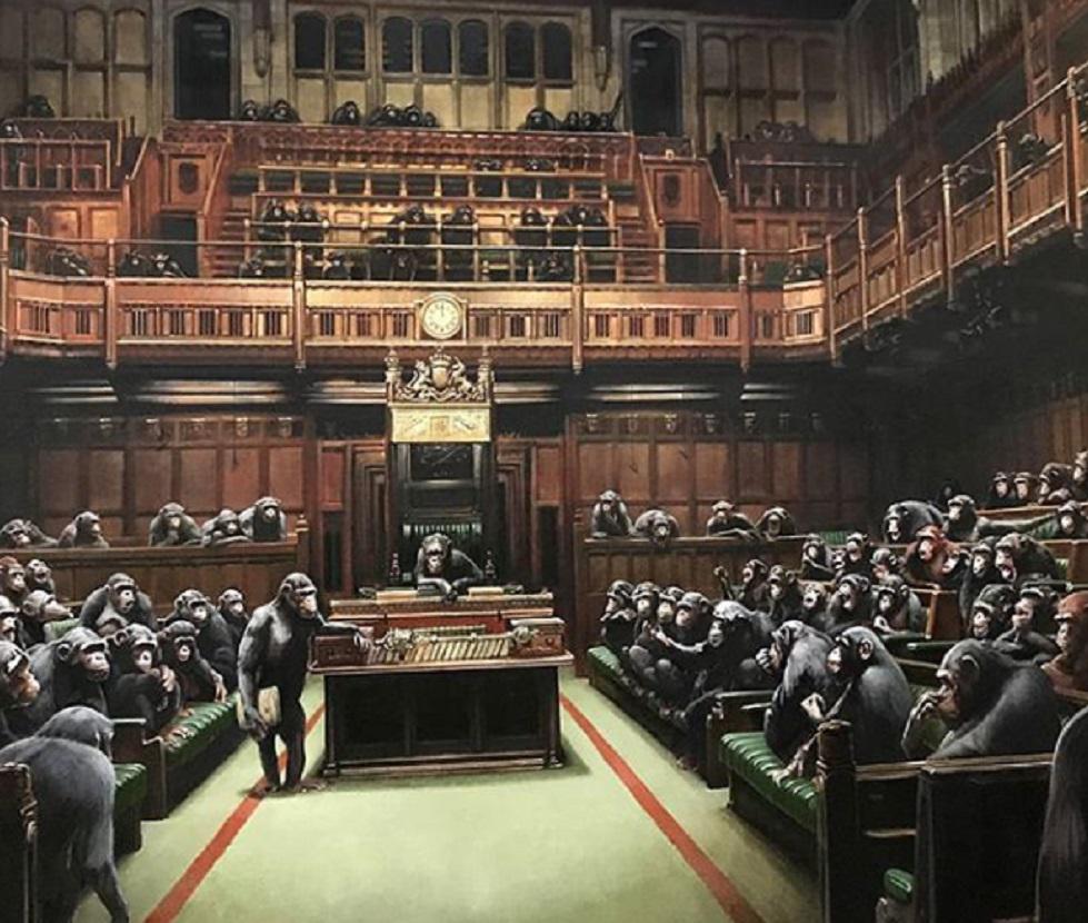 لوحة "البرلمان المنهار" لبانكسي (الصورة من حساب الفنان على انستغرام)