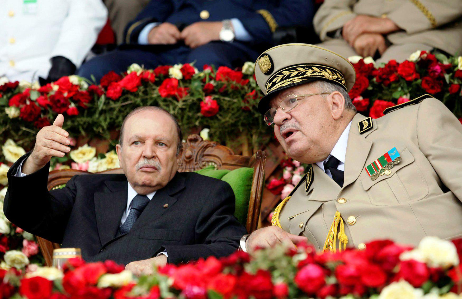  الفريق قايد صالح والرئيس الجزائري عبدالعزيز بوتفليقة