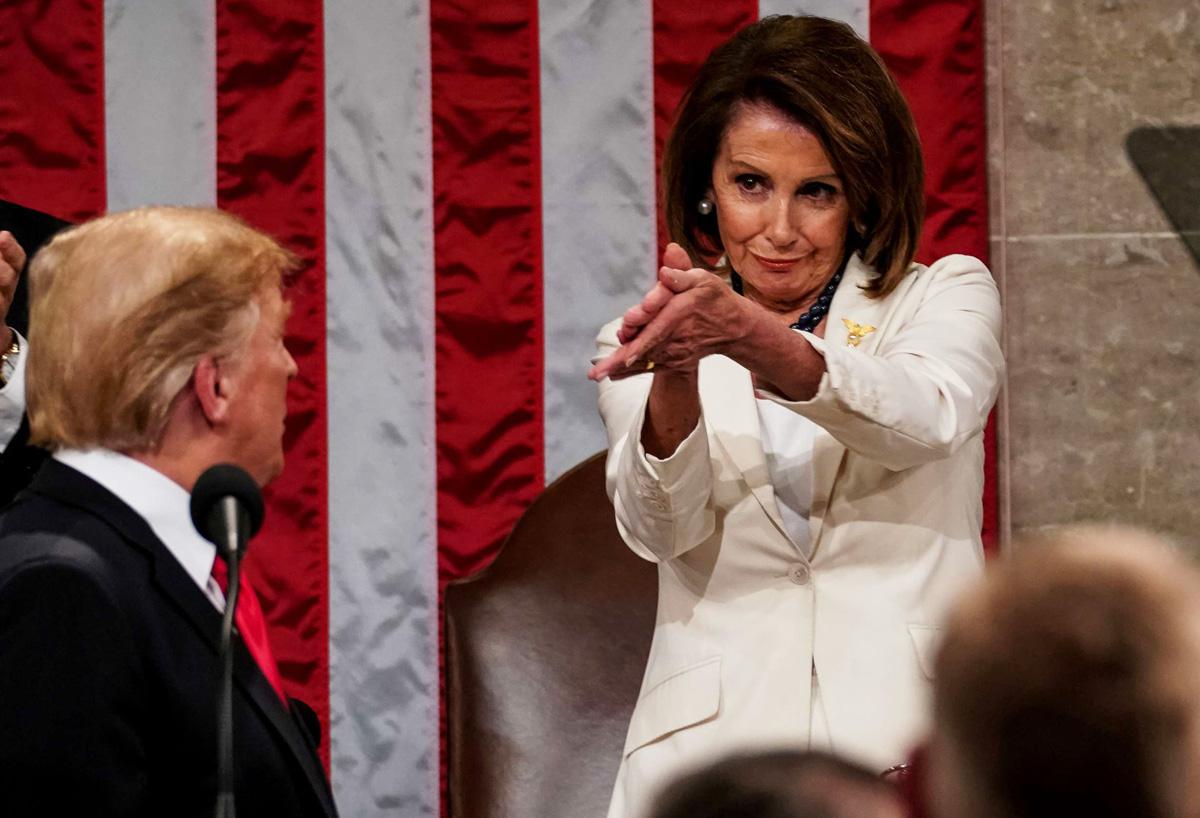 بيلوسي: ترامب غير لائق أخلاقيا أو فكريا للرئاسة