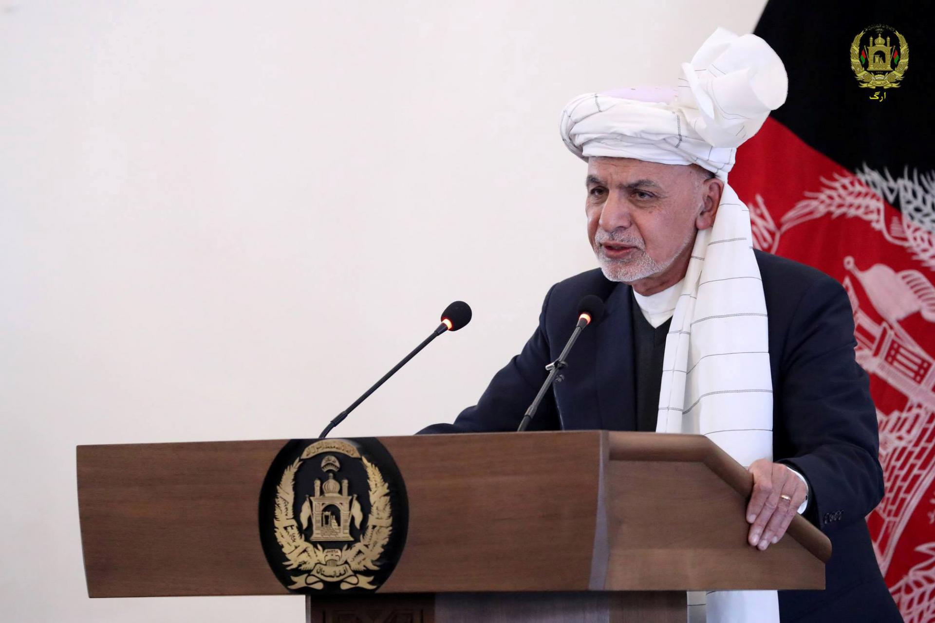 غني حذر طالبان بأن ليس أمامها سوى التفاوض