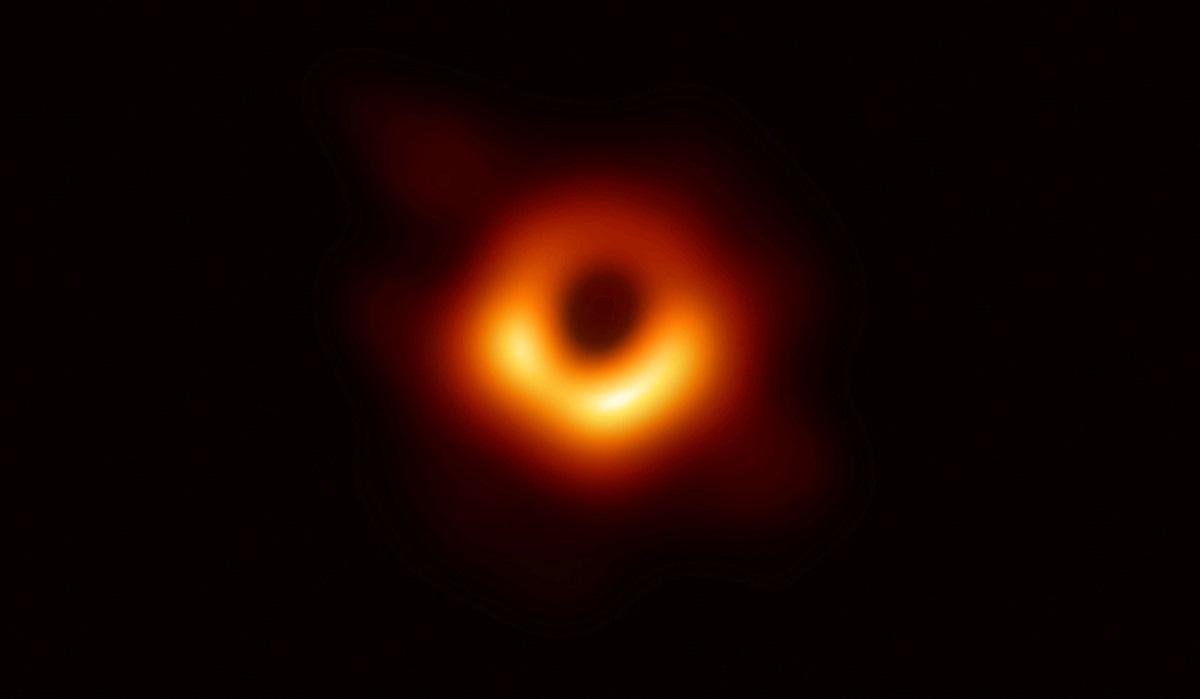 أول صورة حقيقية لثقب أسود