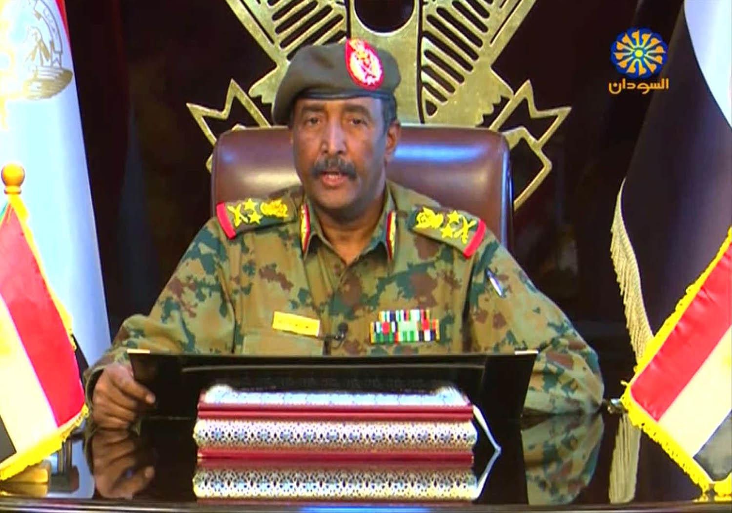 رئيس المجلس العسكري السوداني عبدالفتاح برهان يلقي كلمة توضح خطوات المجلس القادمة