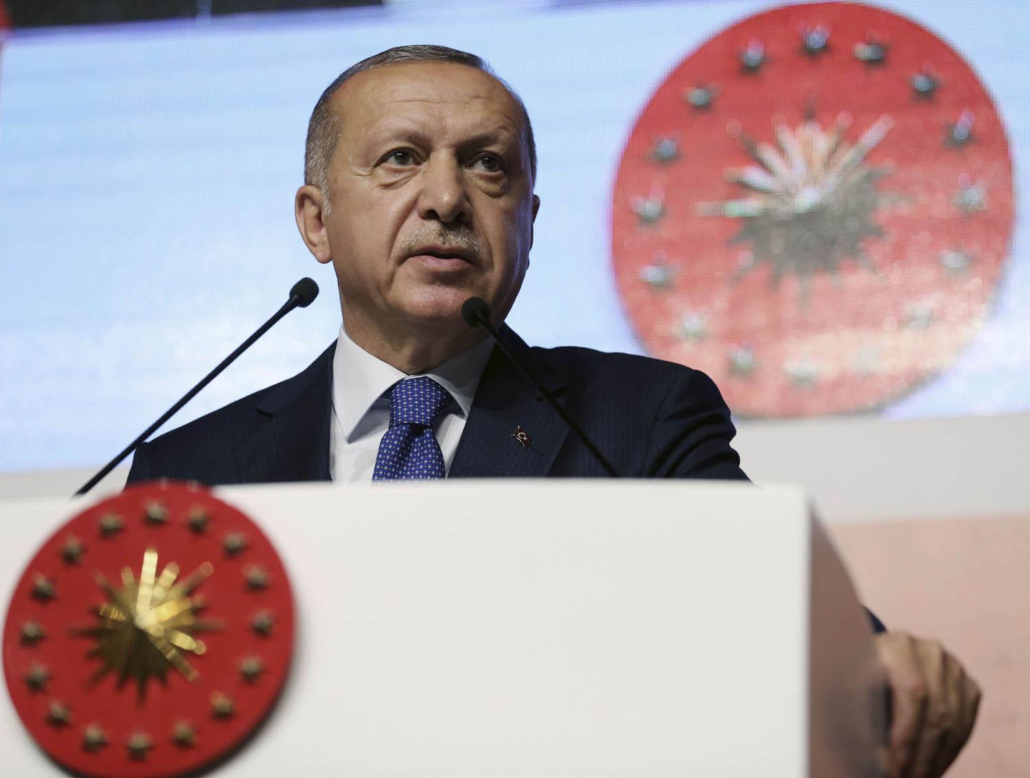 الرئيس التركي رجب طيب أردوغان يتحدث إلى حضور في مدرسة دينية عن تركيا التي يريدها