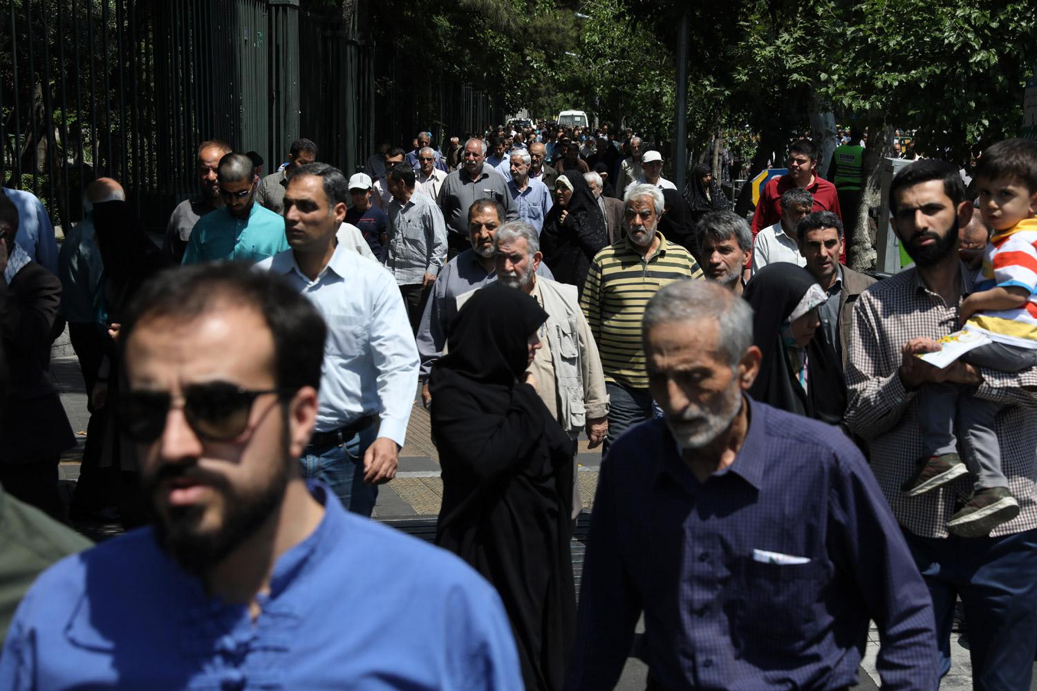 الشعب يتحمل سياسة نظام طهران الفاشلة
