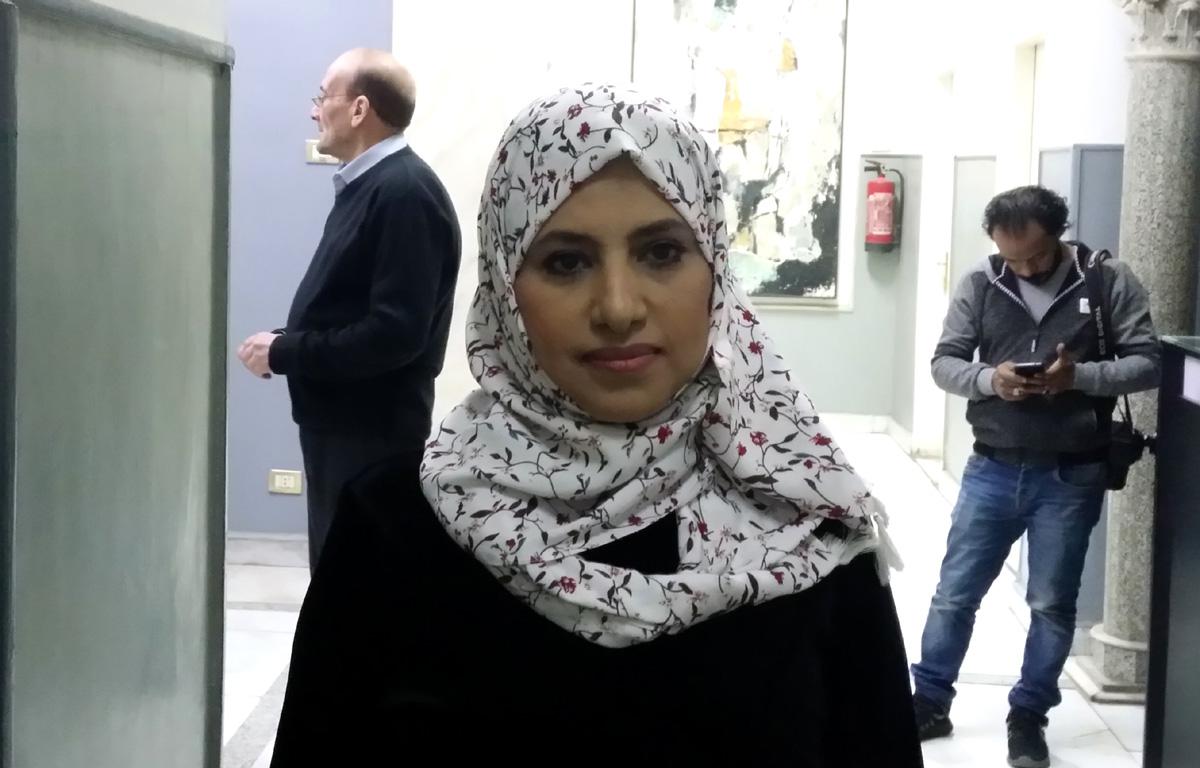 كفاح أمي