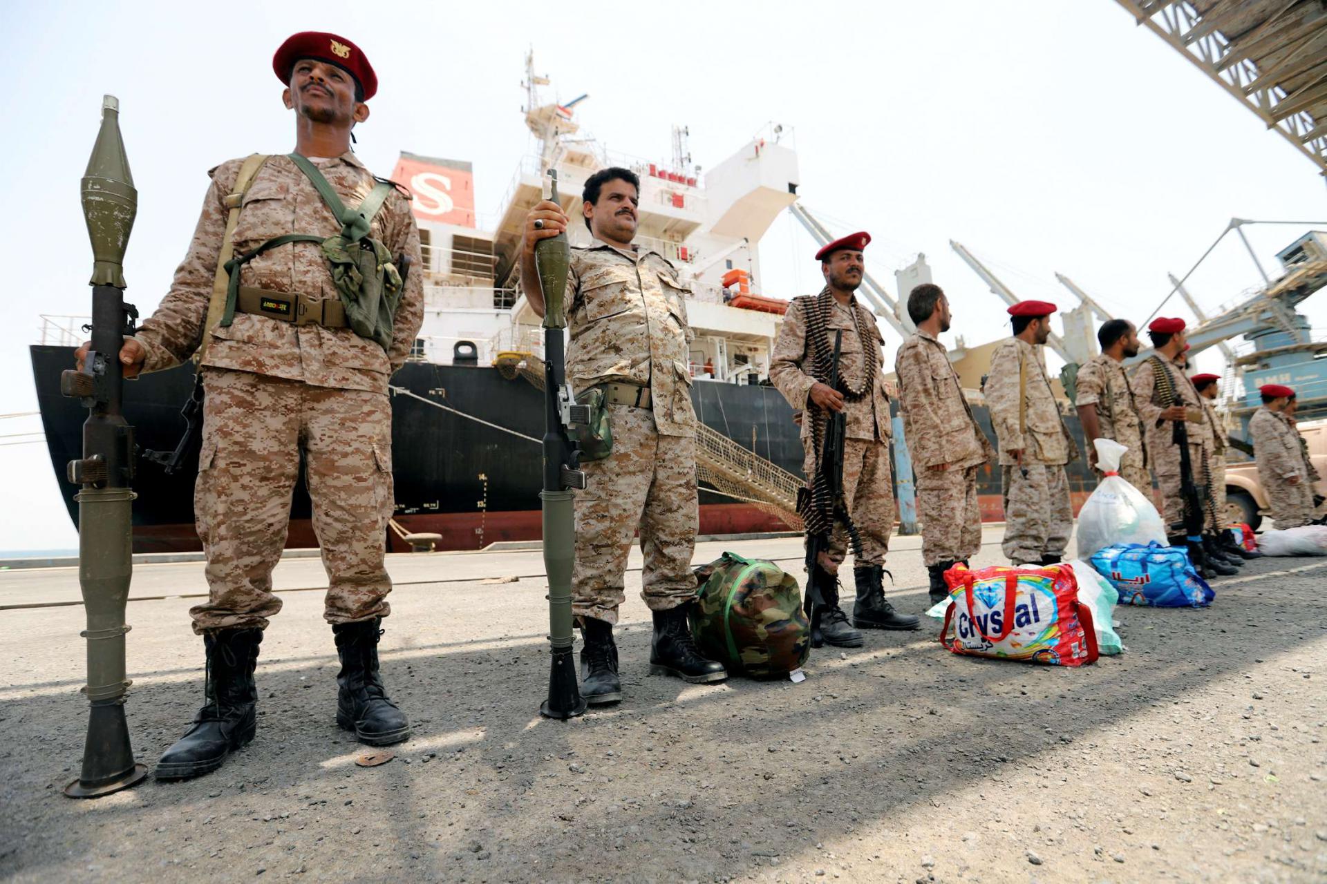 الحوثيون باقون في الحديدة، باللباس المدني او الرسمي