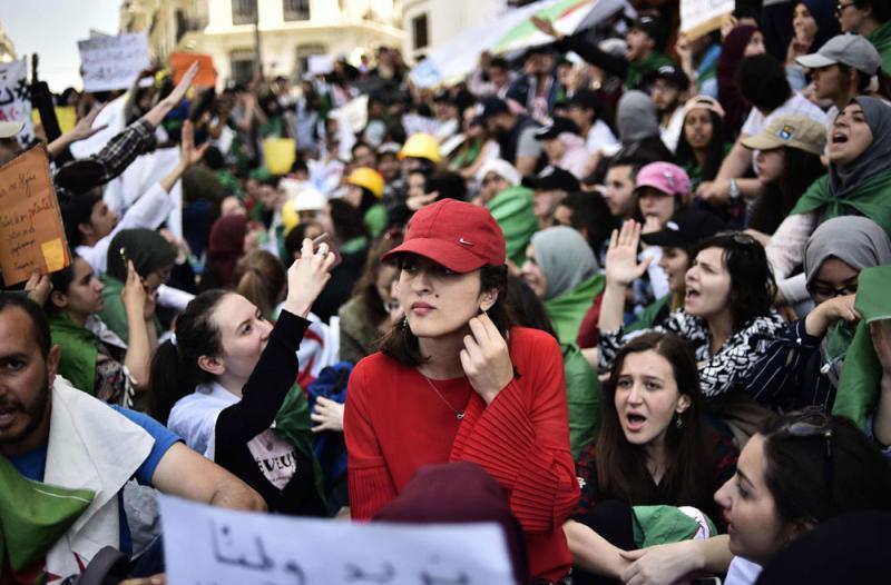 Algerian students demand the overthrow of the "system" during protests in the capital Algiers