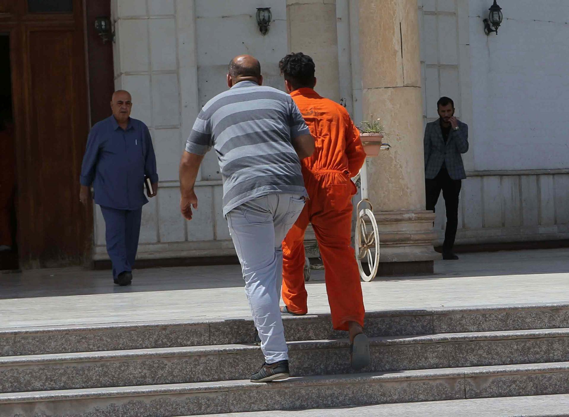 القضاء العراقي أصدر مؤخرا حكما بالإعدام على 11 فرنسيا لانتمائهم لداعش