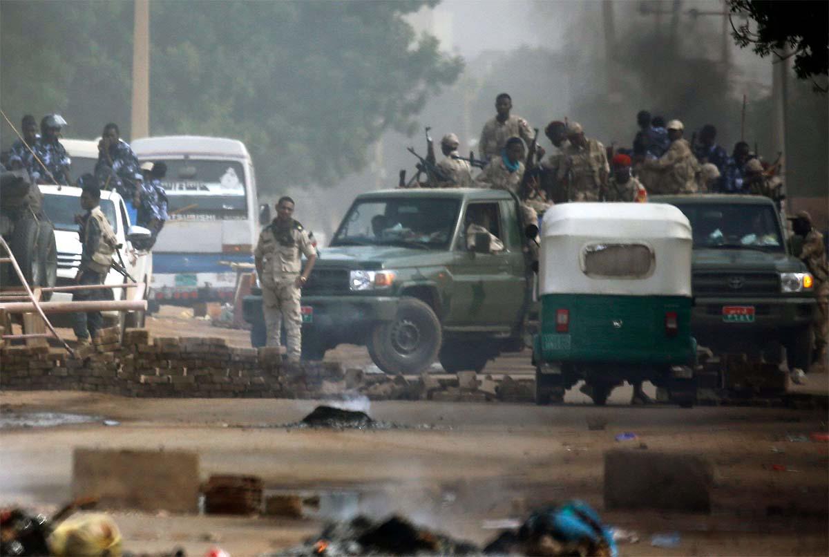 Heavily armed security forces in pick-up trucks mounted with machine guns were deployed in large numbers all around Khartoum