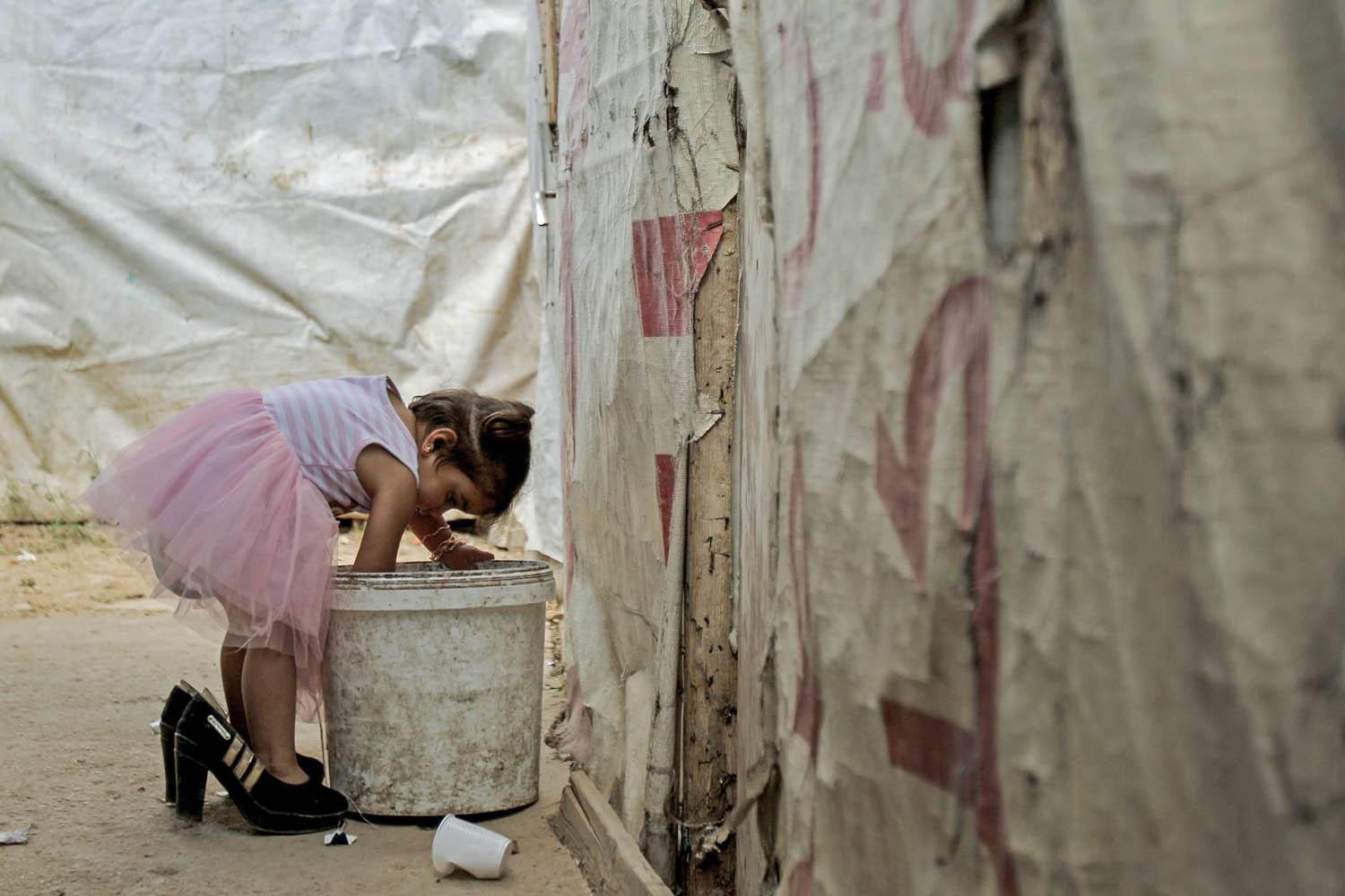 طفلة سورية في مخيم المرج للاجئين في لبنان