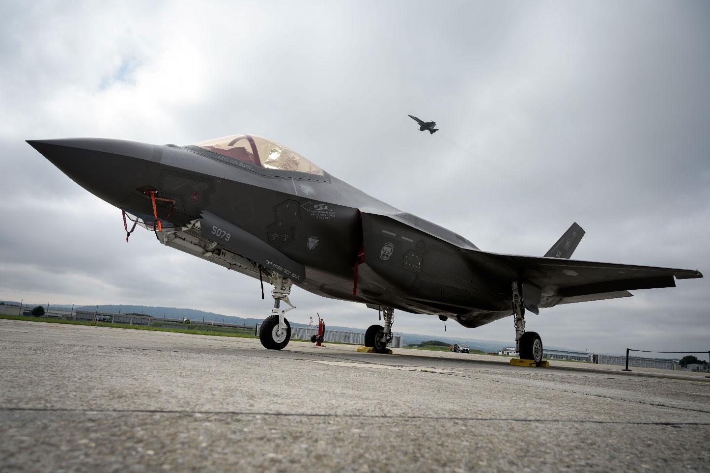 A Lockheed Martin F-35 Lightning II fighter jet