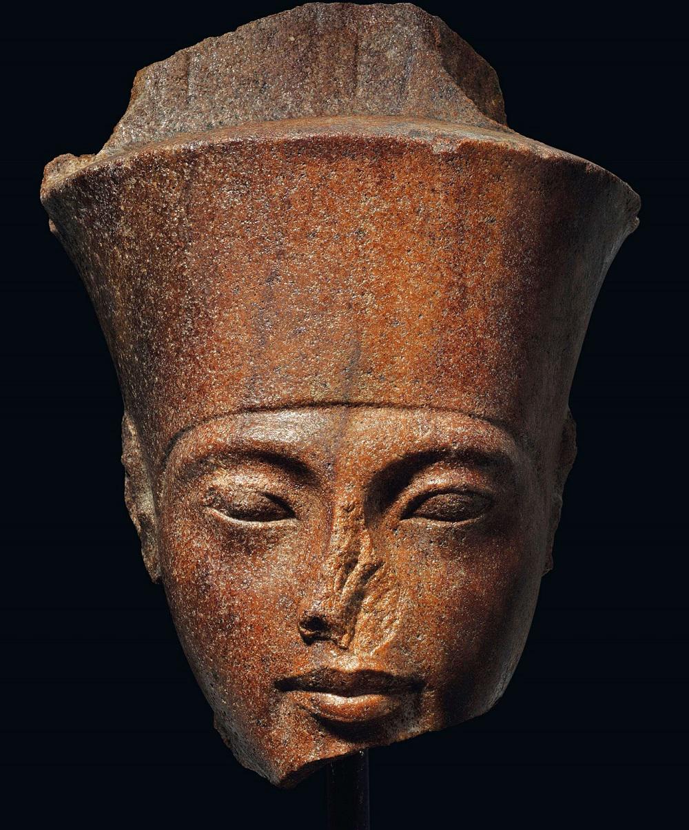 رأس الفرعون توت عنخ آمون المسروقة