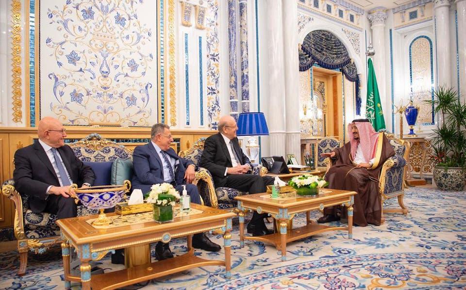 لقاء العاهل السعودي برؤساء حكومات لبنانيين سابقين