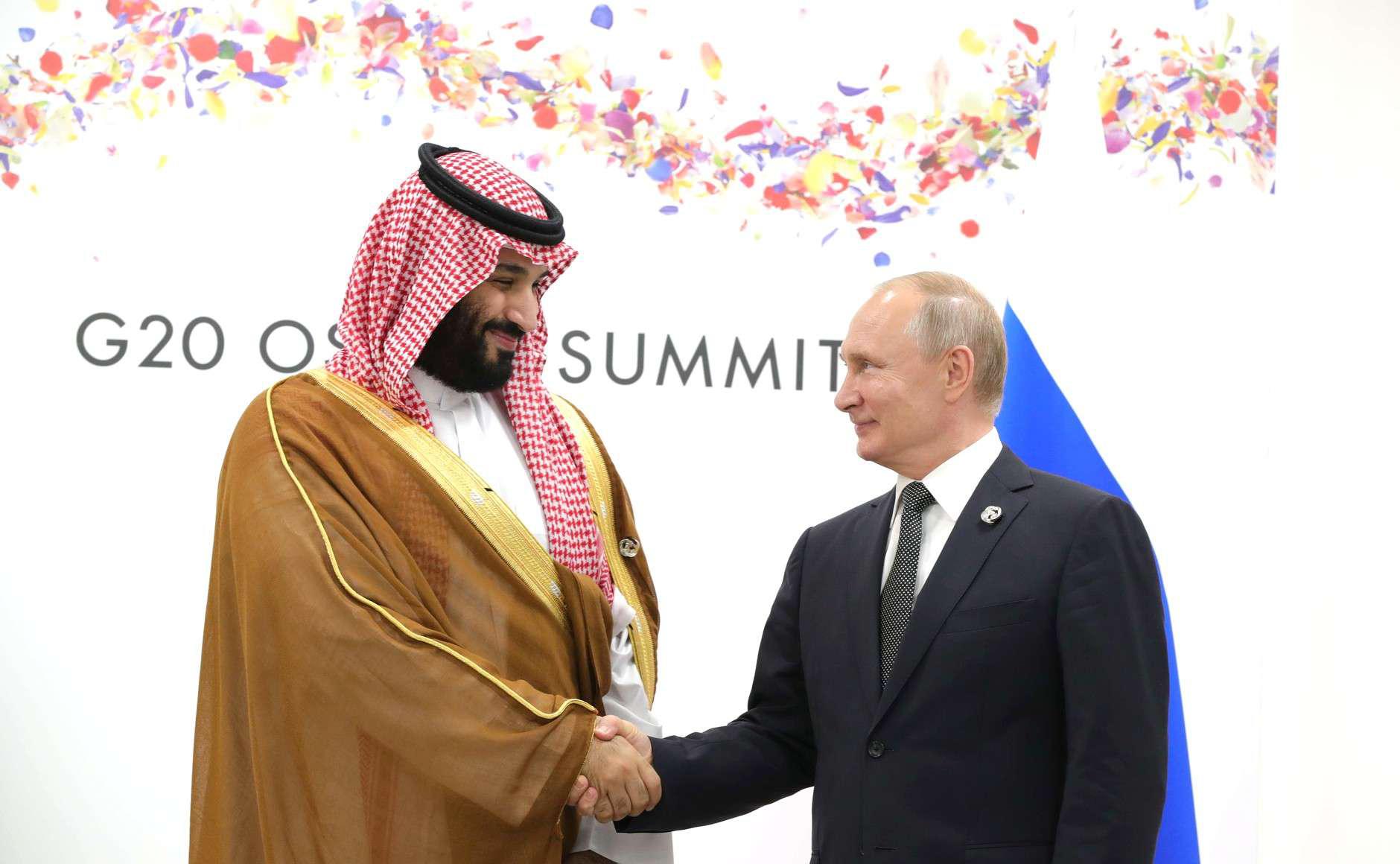 الرئيس الروسي فلاديمير بوتين وولي العهد السعودي الامير محمد بن سلمان