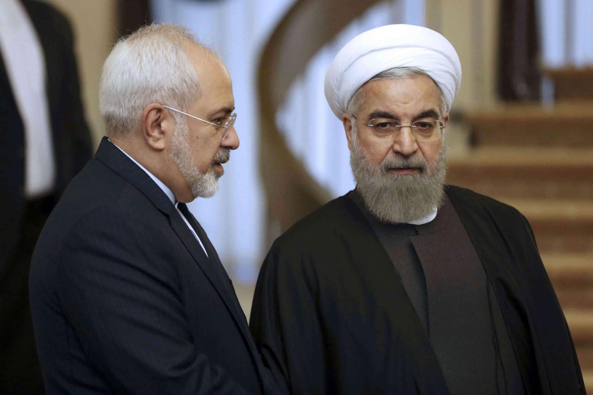 الرئيس الايراني حسن روحاني ووزير خارجته محمد جواد ظريف
