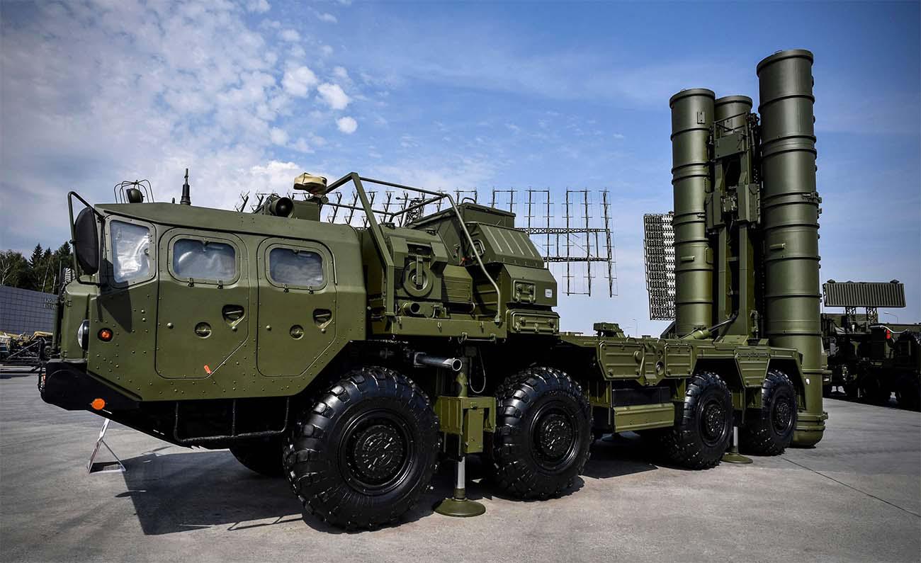 Russian S-400 anti-aircraft missile launching system is displayed at the exposition field in Kubinka Patriot Park outside Moscow 